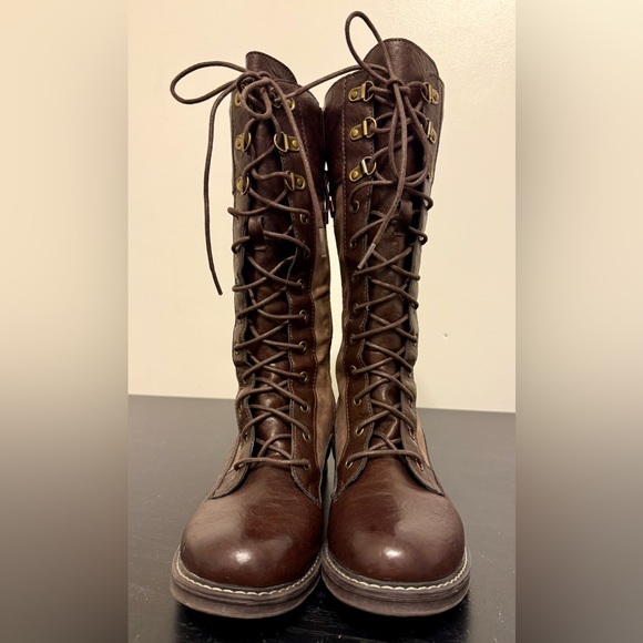 Women’s Two-Tone Brown Lace-Up Boots Size 8M - Picture 4 of 8